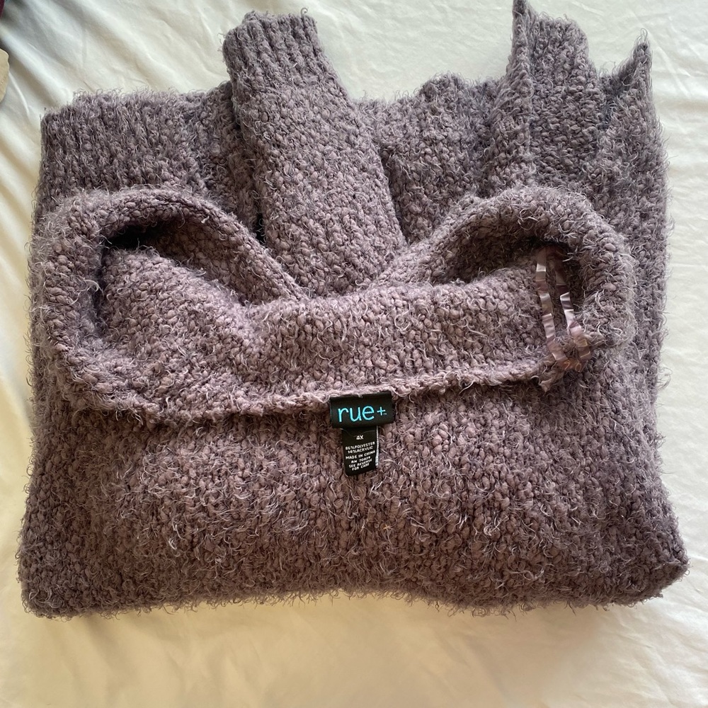 Rue 21 woman’s sweater size 4XL like new